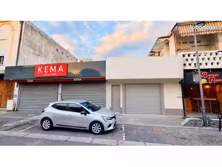 loue local commercial