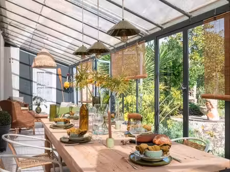 maison en pierre de charme - verrière ancienne - chai en pierre et garage