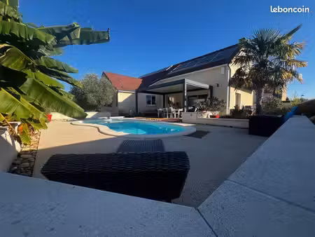 maison de plain-pied  167 m²