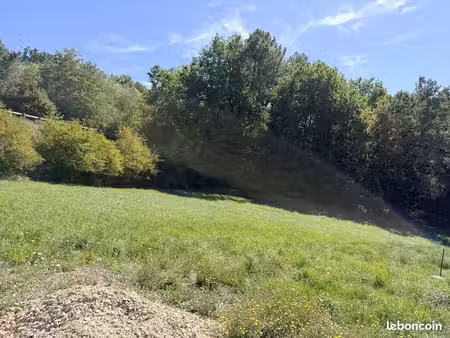 terrain 1253 m² champcevinel