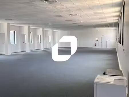bureau 609 m²