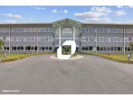 bureau 810 m²