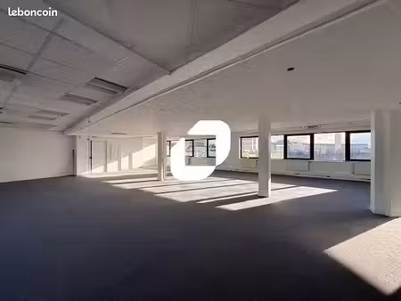 bureau 412 m²