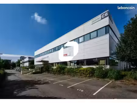 bureau 6 747 m²