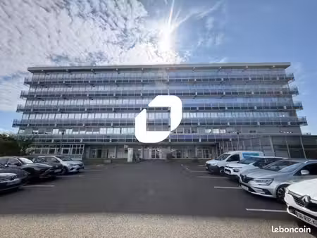 bureau 5 066 m²