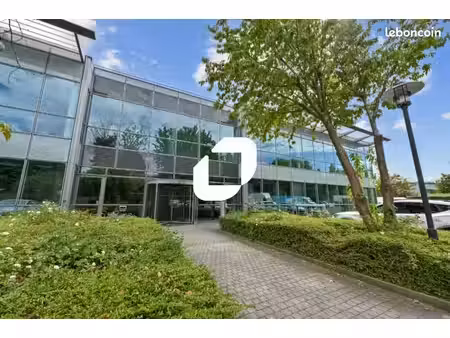 bureau 2 076 m²