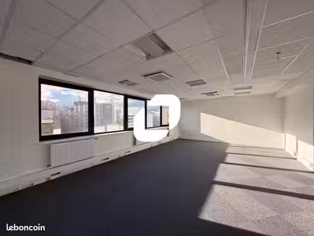 local commercial 208 m²