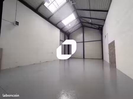local d'activité 403 m²