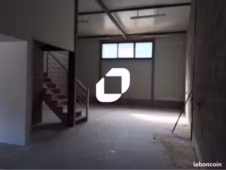local d'activité 125 m²