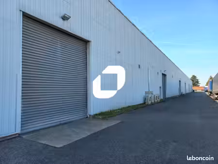 local d'activité 1 357 m²