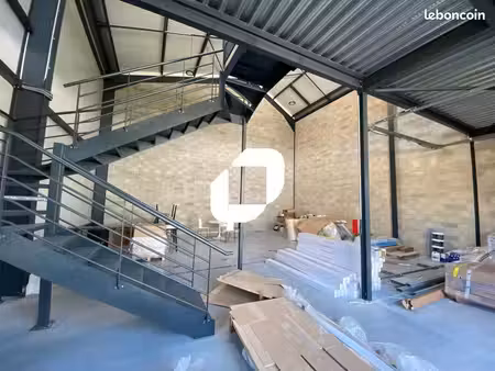 local d'activité 174 m²