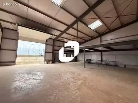 local d'activité 1 216 m²
