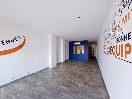 local commercial 56 m²