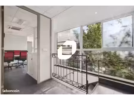 bureau 212 m²