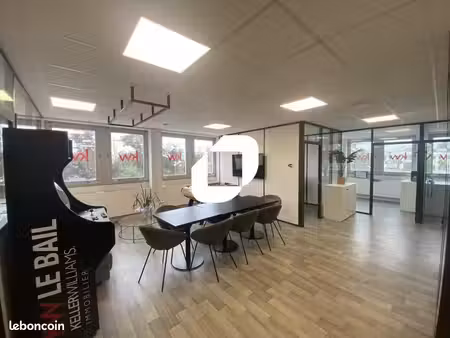 bureau 329 m²
