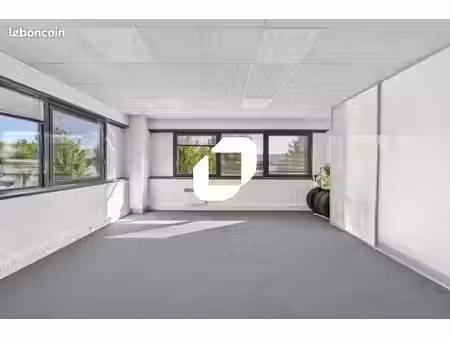 bureau 270 m²