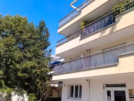 appartement 85 m2 climatisé  allées du parc. garage