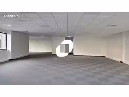 bureaux 486 m²