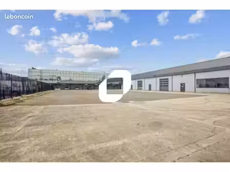 local d'activité 1 316 m²