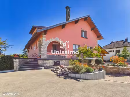 maison 7 pièces 220 m²