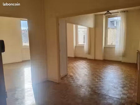 à louer – beau t4 de 85 m² – centre-ville de lannion – 3 chambres