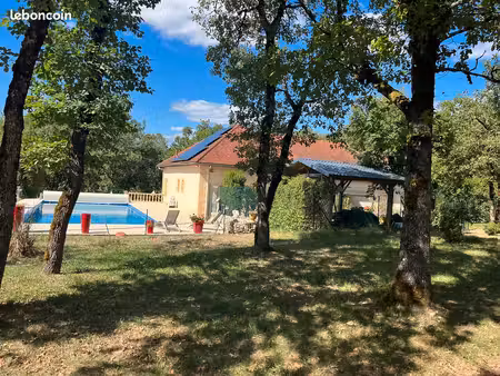 propriété de charmes 200 m² pmr + dépendance 213 m² + piscine sur 1 2 ha - 15mm de brive p