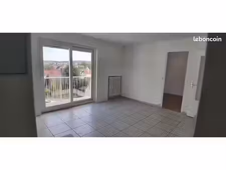 t3 60 m² – grand séjour 27 m² – dernier étage – rénové – vernon