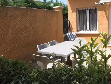 t1 meublé 29 m² – plain-pied – terrasse privative –
