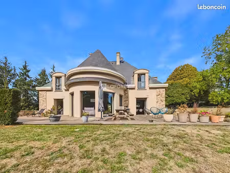 propriété 10 pièces 254 m²
