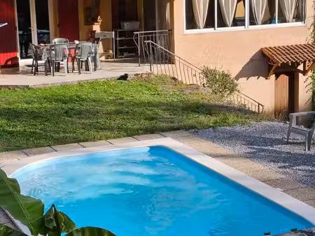 maison de plain-pied avec piscine et grand terrain. saint jean du pin. 250 000