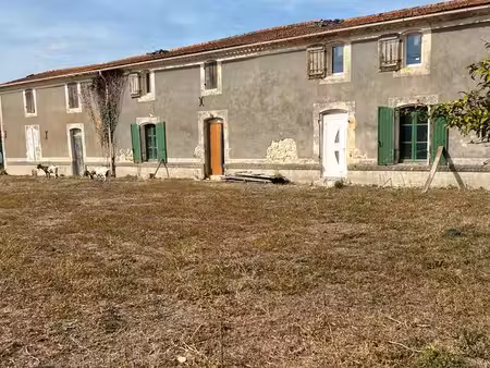 bâtisse en pierre à fort potentiel à rénover / 3 lots ou totalité