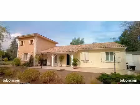 maison 8 pièces 139 m2
