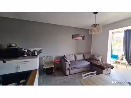 vente studio 27 m2 refait à neuf style moderne bord de mer plage les quilles sete vue mont