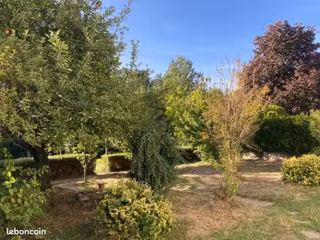 maison lumineuse et calme à rénover