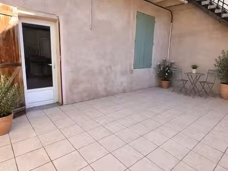 loue appartement grande terrasse nîmes