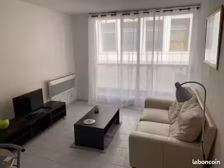 loue p2 à nîmes