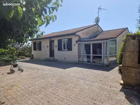 20 mn de montpellier maison t5 avec terrain de 1000m2 arboré