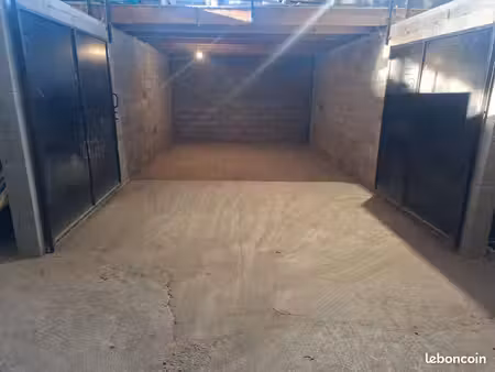 loue box  hangar  garage.....