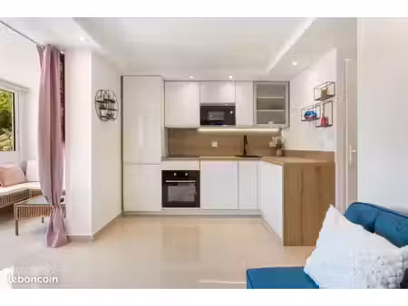 deux pièces rénové entièrement - parking privé - pinède cap d'agde