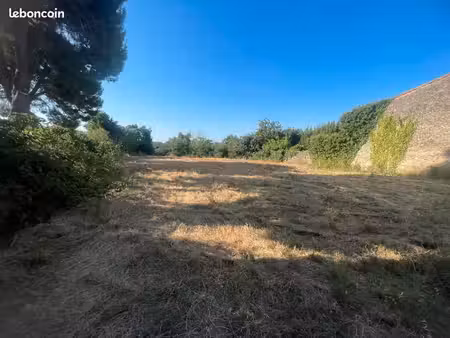 terrain 1 190 m² pouzolles