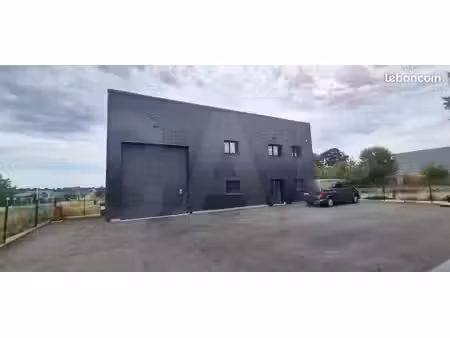 local 532 m²