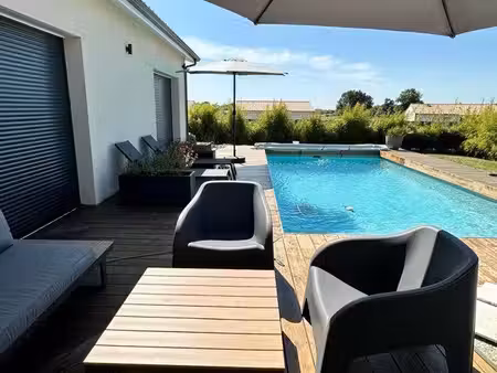 maison de plain-pied 126 m² avec piscine – saint-savin ou maison 2022 – 126 m² – piscine –
