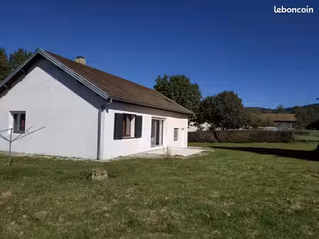particulier vend à sapois ( 2 km de champanole-jura)   maison très bon état de plain pied 