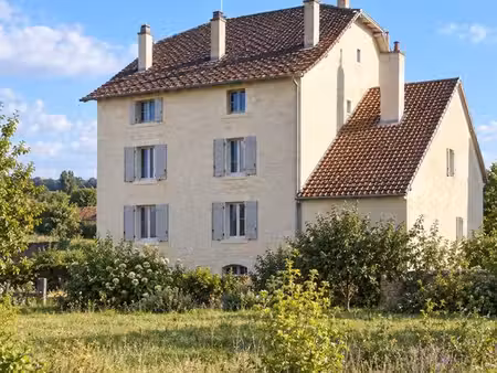 immeuble en pierre – fort potentiel investisseur / marchand de biens – à 10 min de lons