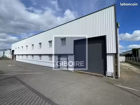local d'activité 1 020 m²
