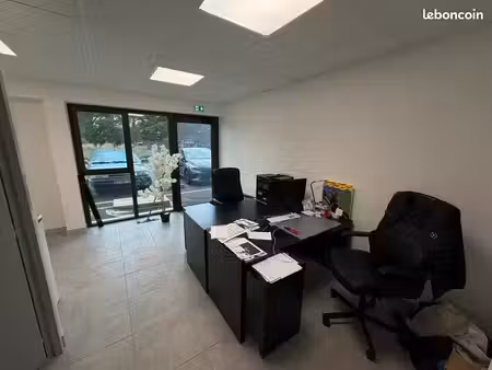 local d'activite 188 m² châteaubourg