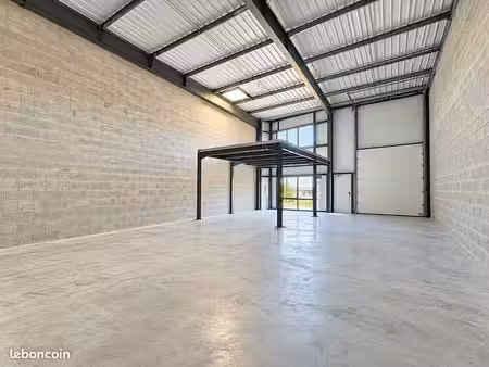 local d'activite 204 m² pleumeleuc