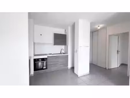 appartement récent  terrasse et box marseille 13010