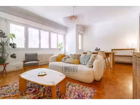 superbe t3 climatisé avec terrasse et garage double