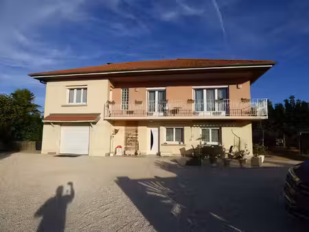 maison 4 chambres + sous-sol complet + garage 40 m² ? saint-trivier-de-courtes